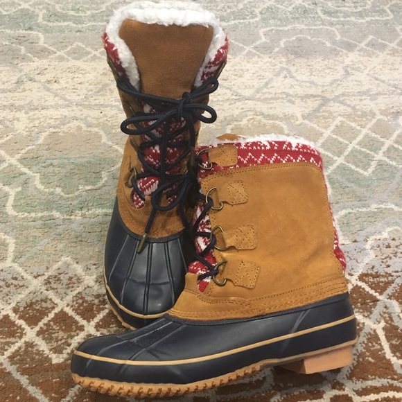 khombu suede sweater accent duck boots